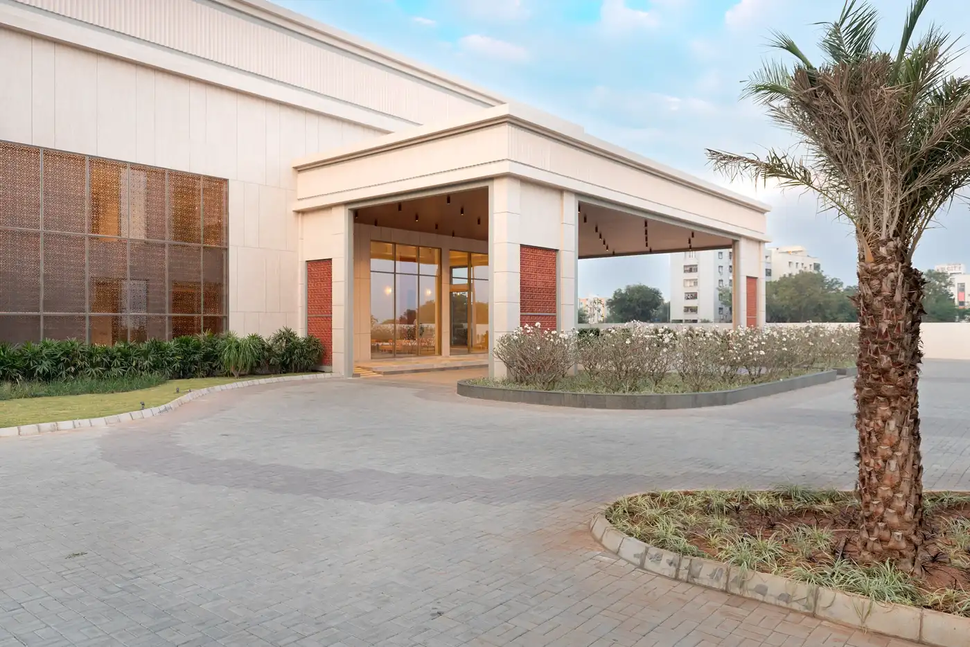 MOMENTUS gallery image 03